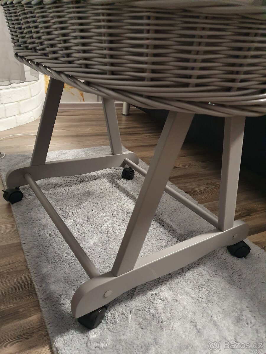 Postýlka s nebesy - 5