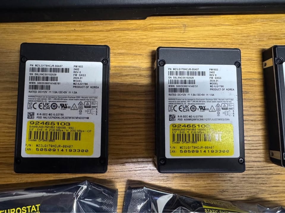 SAMSUNG PM1653 1920GB - 5