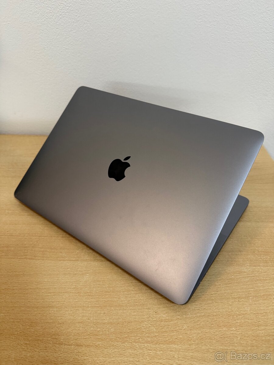 MacBook Pro 13”, M1, 256GB - Space Gray - 5