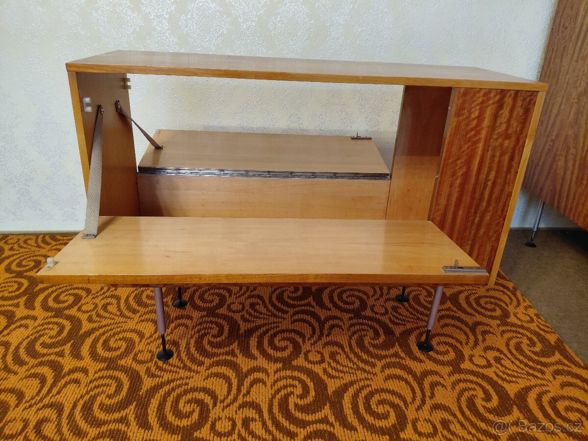 Obývací retro stěna + peřináč - 5