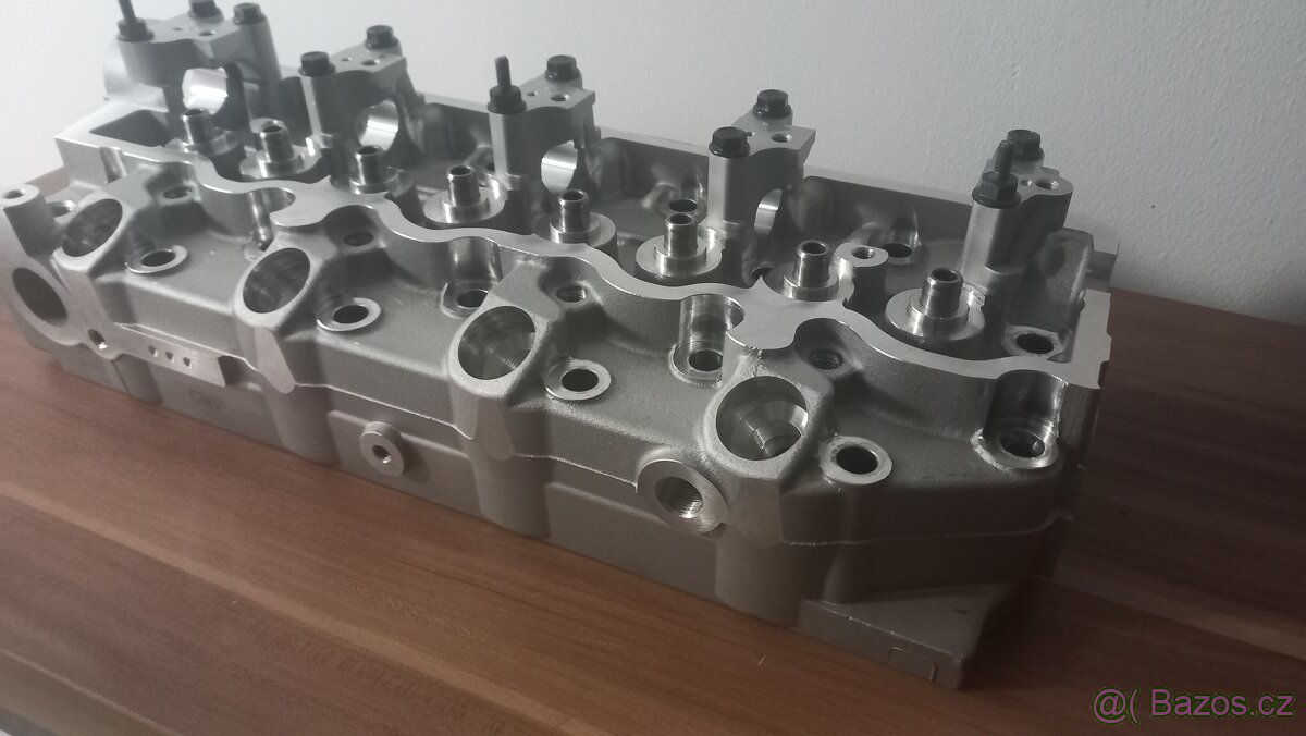 Hlava motoru Kia,Hyundai 2,5 TD 4D56 Nová - 5