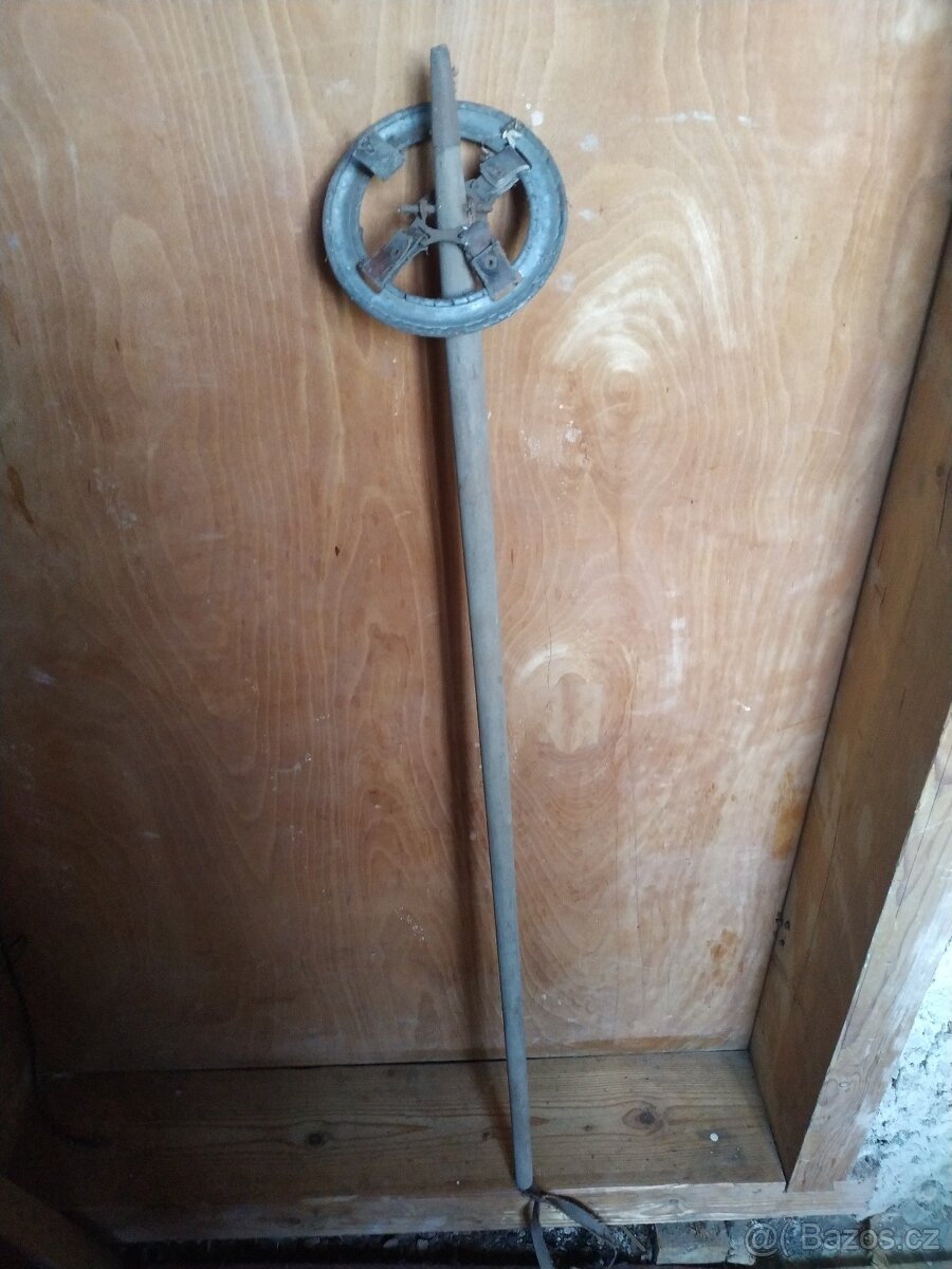 Starožitné lyžařské hole a lyže - 5