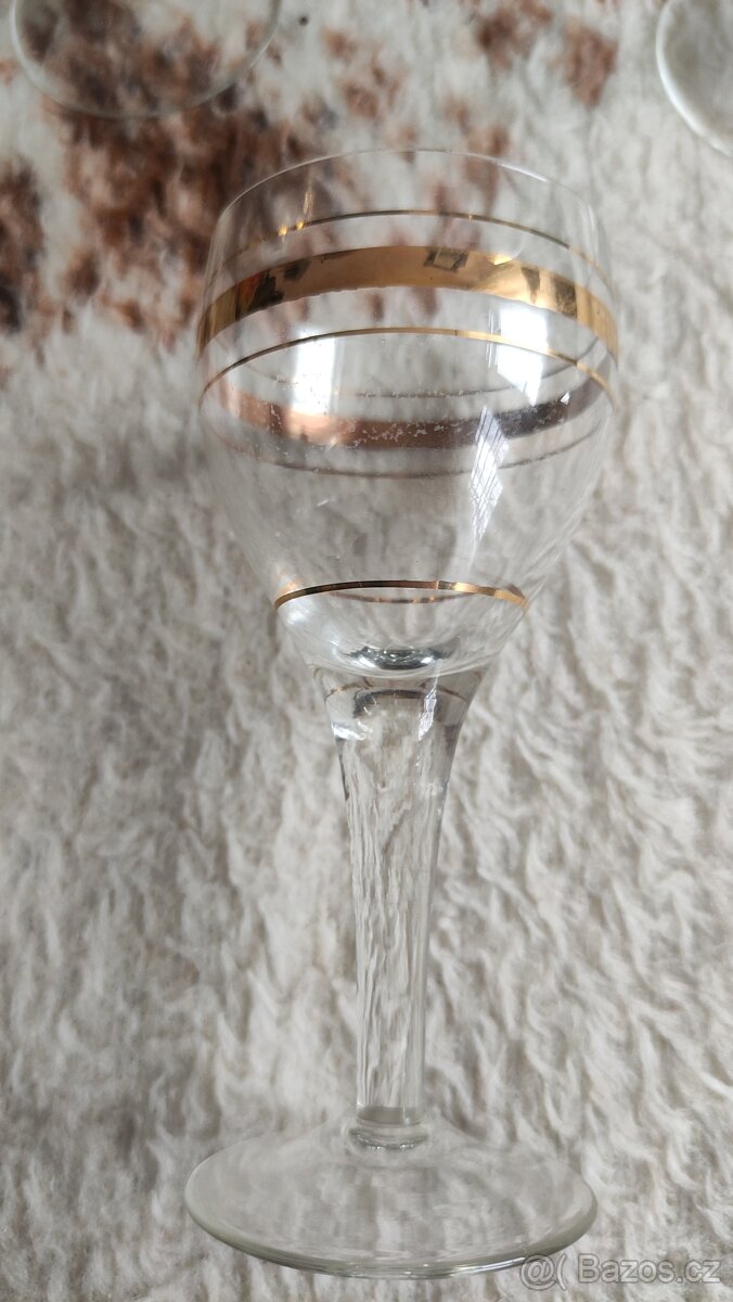 Bar, stojan dřevěný sklenice 6 ks, místo na láhev - 5