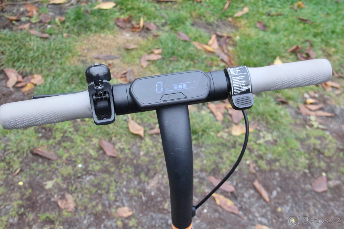 Elektrická koloběžka Ninebot KickScooter E2 - 5