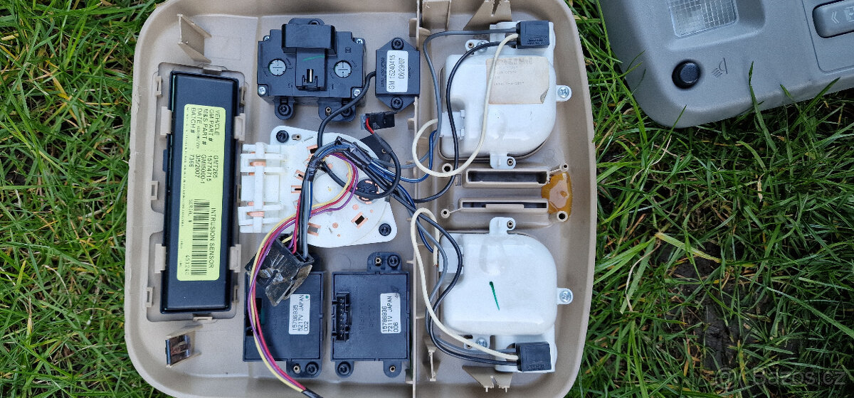 Plasty do interiéru + stropní ovládání - Cadillac SRX - 5