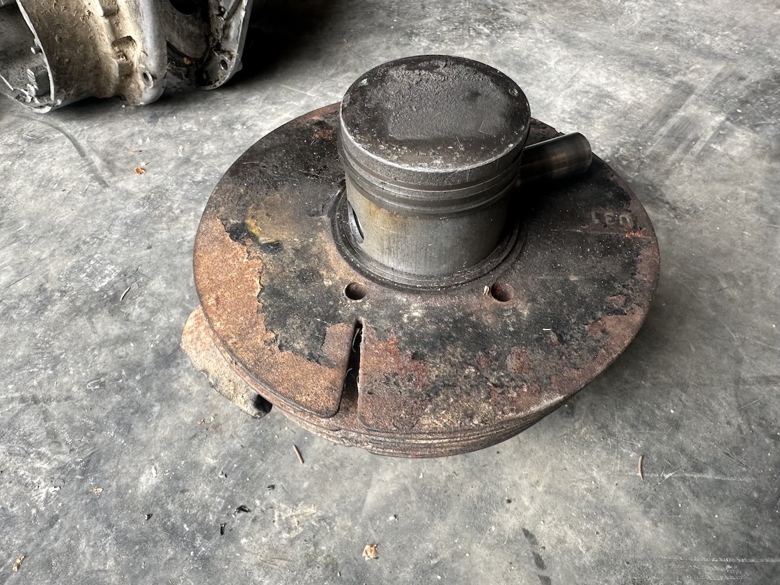 Predám DILY motoru ČZ 250/455 - 5