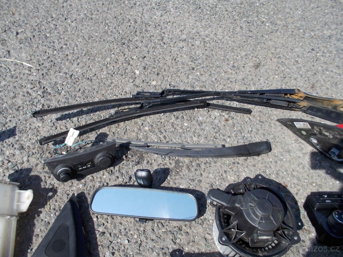 Díly interiéru Hyundai i30 - 5