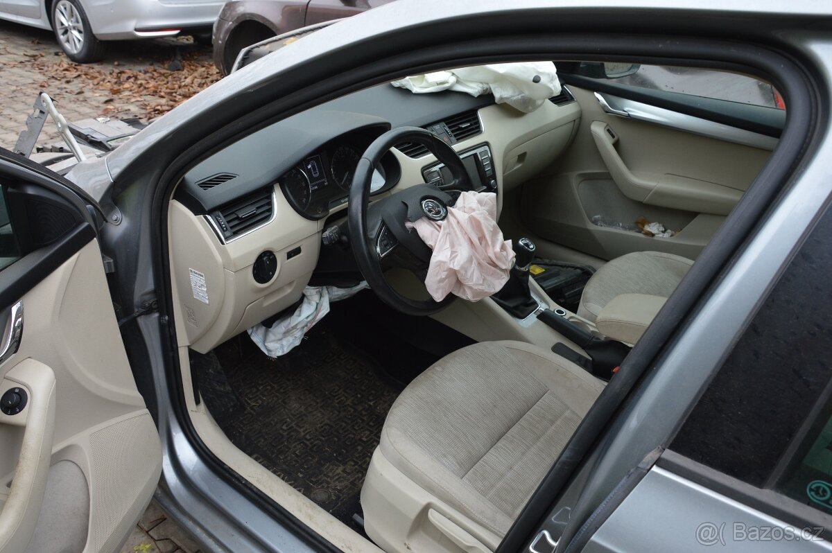 Octavia III combi 1.6TDI 81kW 4x4 NAVI ALU palubni deska - 5