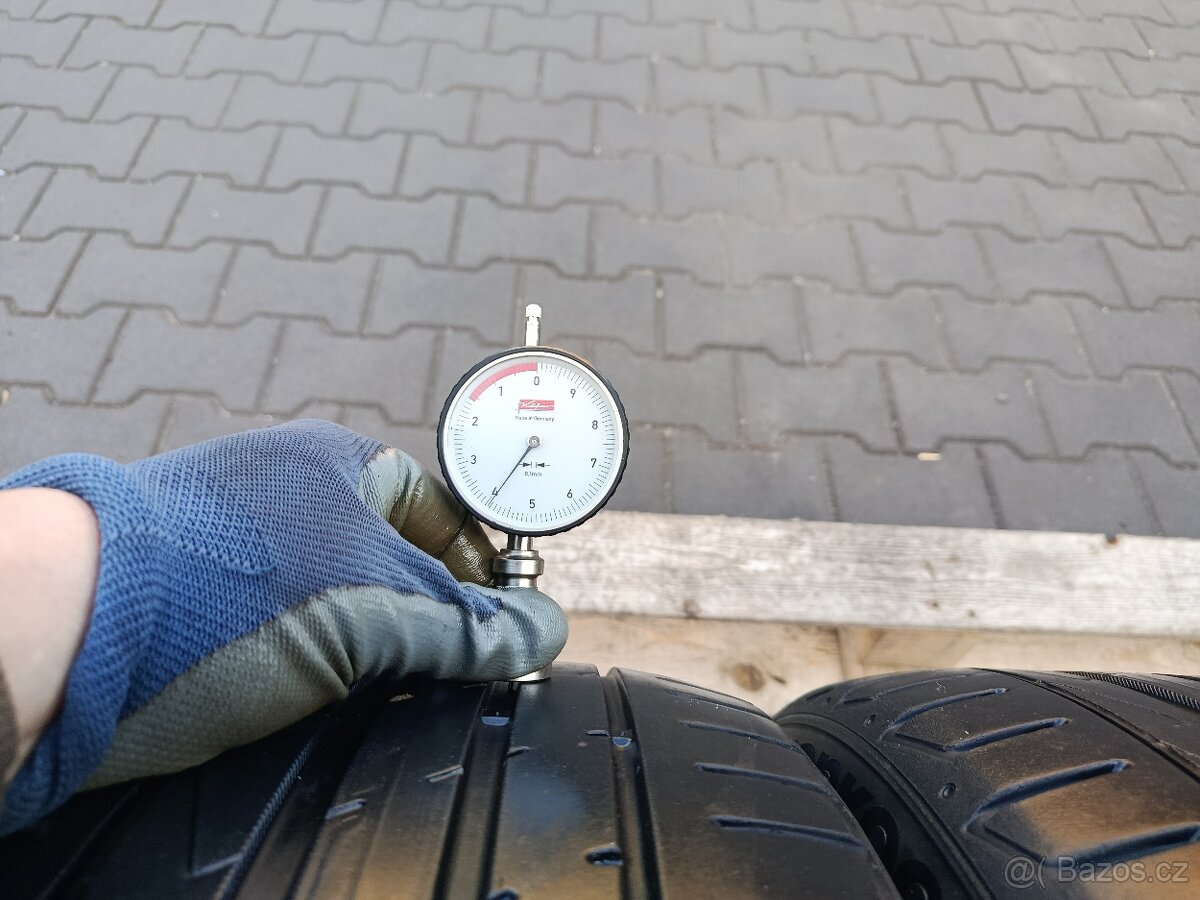 Dvě pneu 225/45/17 Hankook EVO - 5