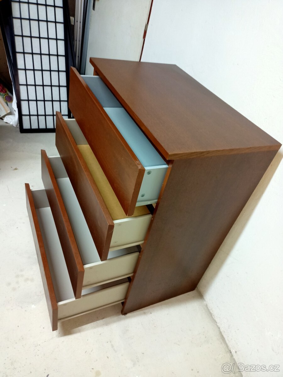 Prodám hezkou komodu IKEA MALM - 5