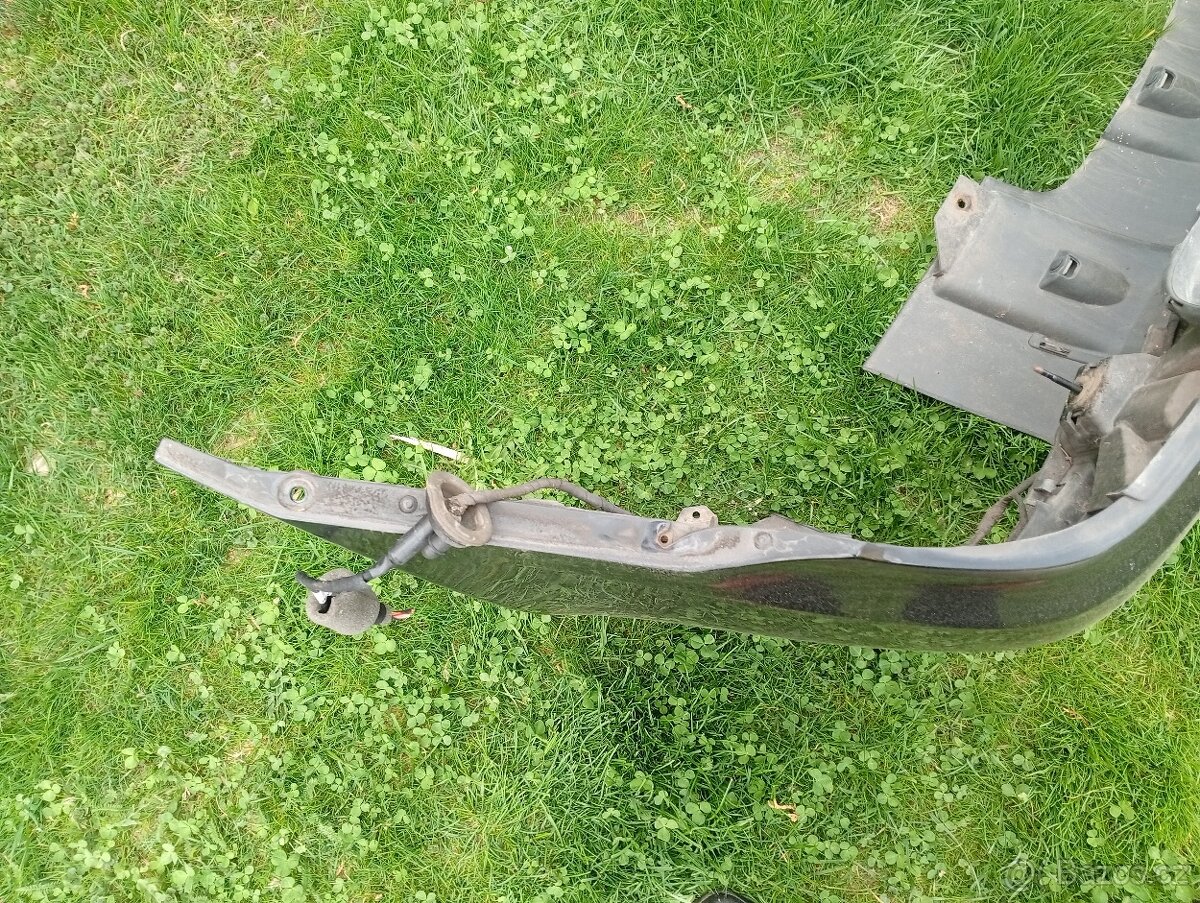 MERCEDES BENZ ML W164 ZADNÍ NÁRAZNÍK PĚKNÝ VČ. PAR. ČIDEL - 5