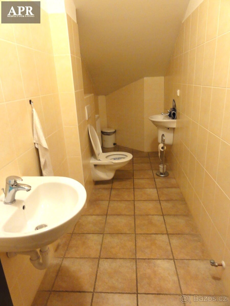 PRONÁJEM KANCELÁŘE UHERSKÝ BROD, NAARDENSKÁ - 5