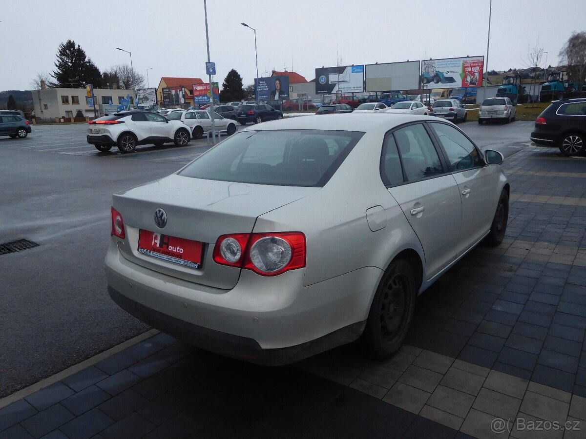 Volkswagen Jetta 1.6 MPi, 75 kW, Aut. Klima - 5