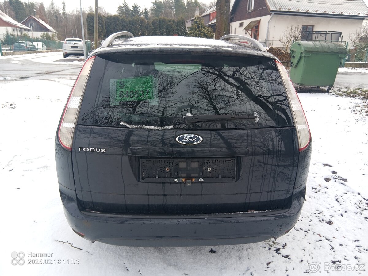 Ford Focus kombi 1.6 benzín 74 kW 2010 - 5