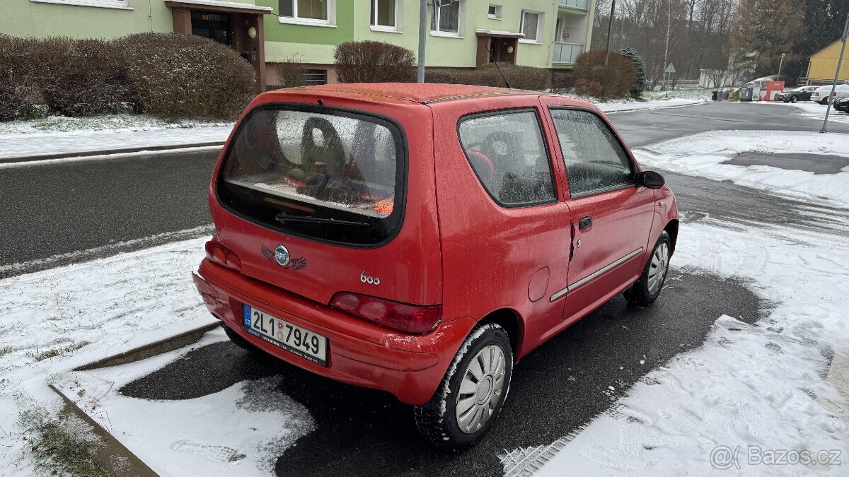 Fiat Seicento 1.1 BOURANÉ – na díly / opravu - 5
