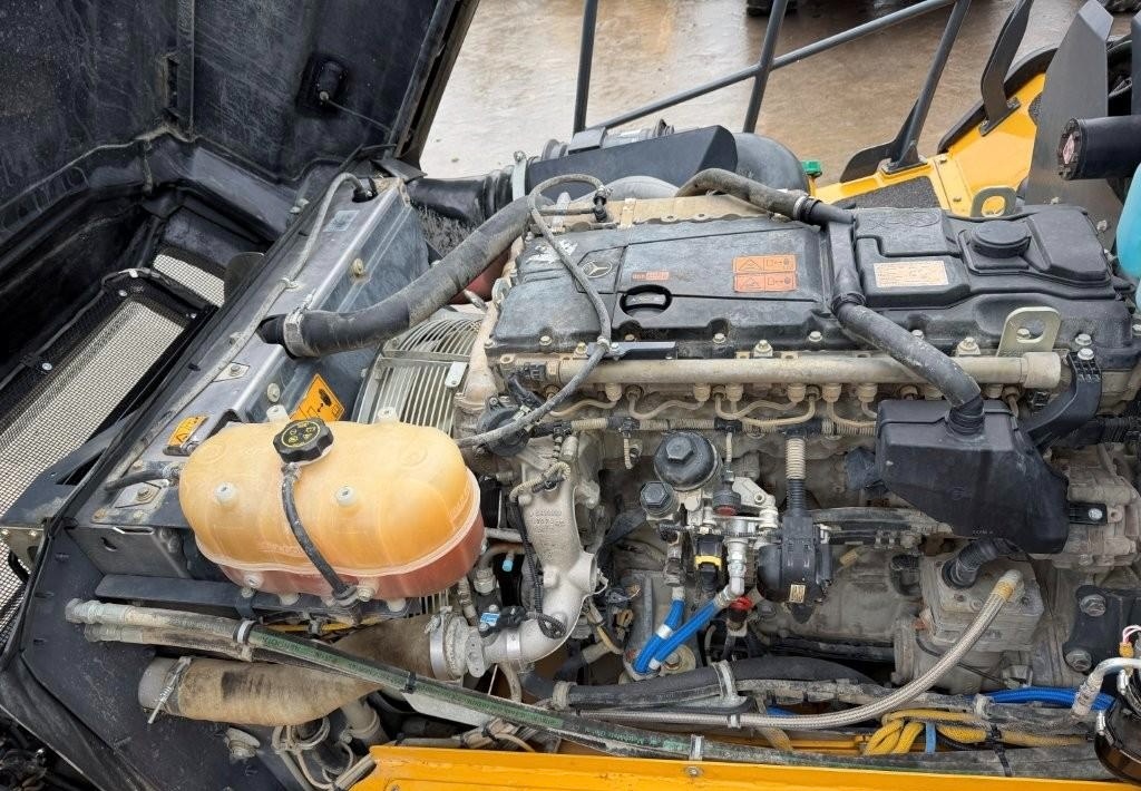 Kloubový dumper Bell B30E - 5