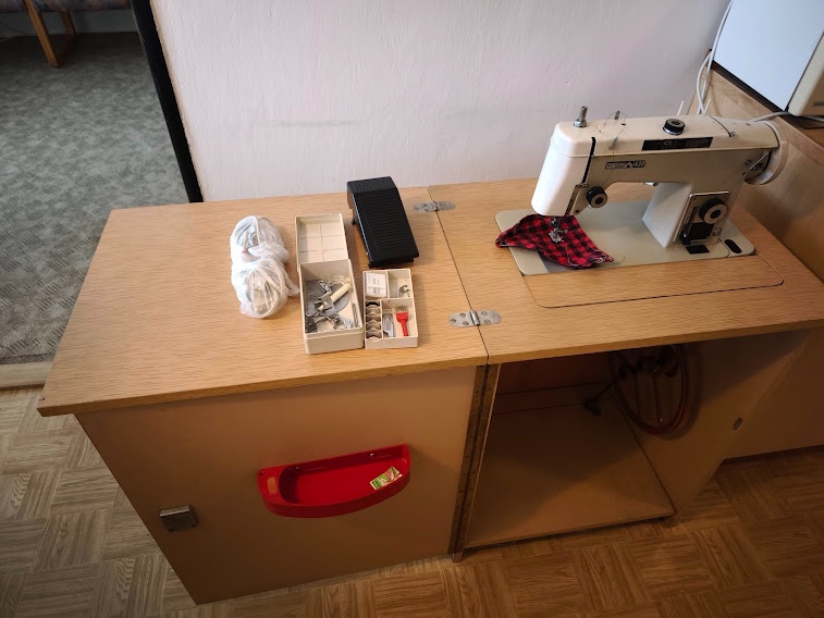 Šicí stroj Lucznik 438 - 5