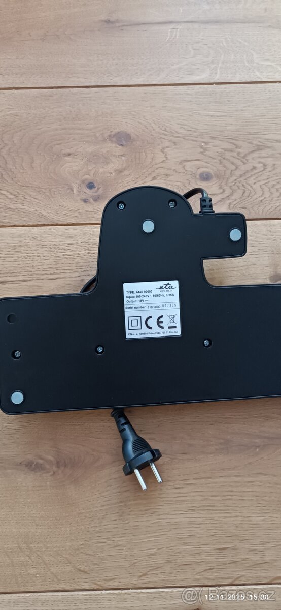 Nabíjecí stanice k vysavači ETA - 5