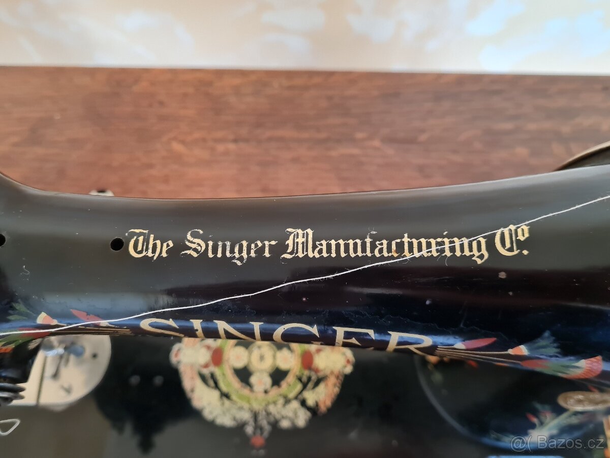 Historický šlapací šicí stroj Singer pro domácí užití - 5
