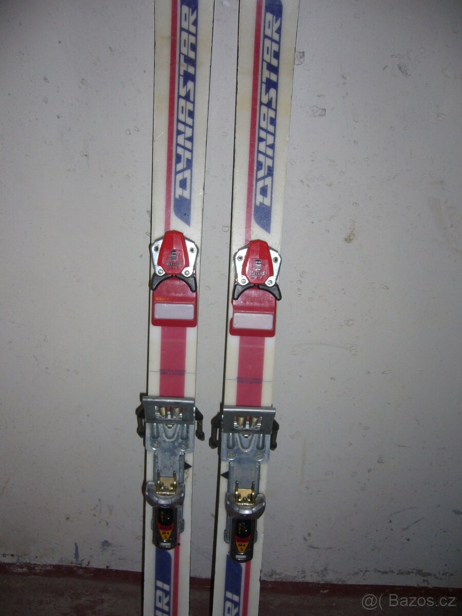 Lyže, vázání, přeskáče a hůlky - 5