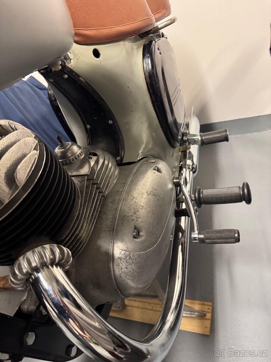 JAWA 250-353.03 (1957) Ambassador, německý TP - 5