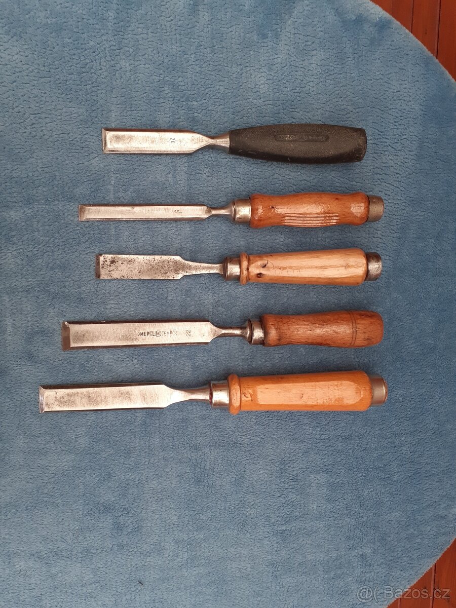 Prodám 5 dlát, jedno je značené - 5