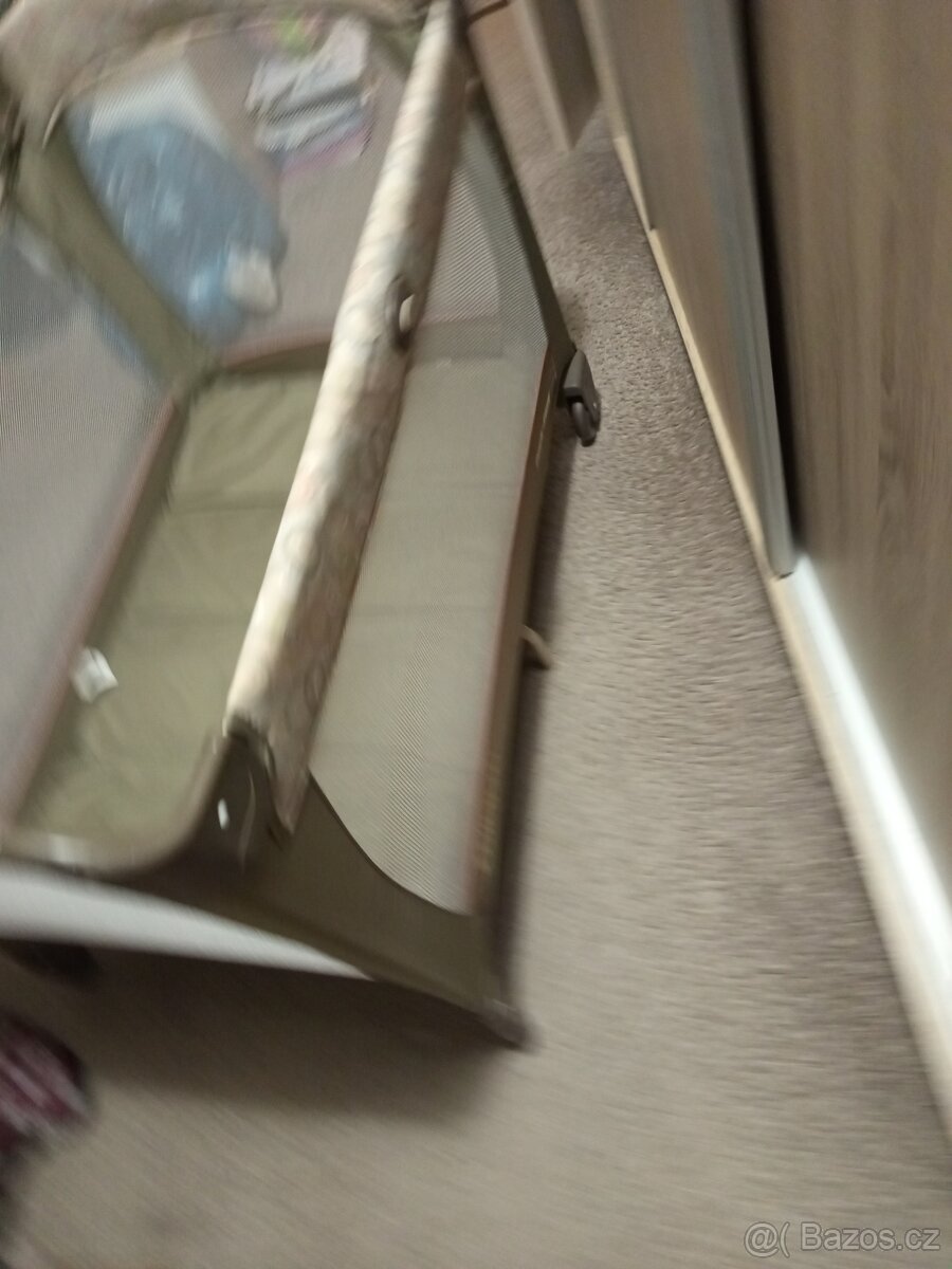 Cestovní postýlka - 5