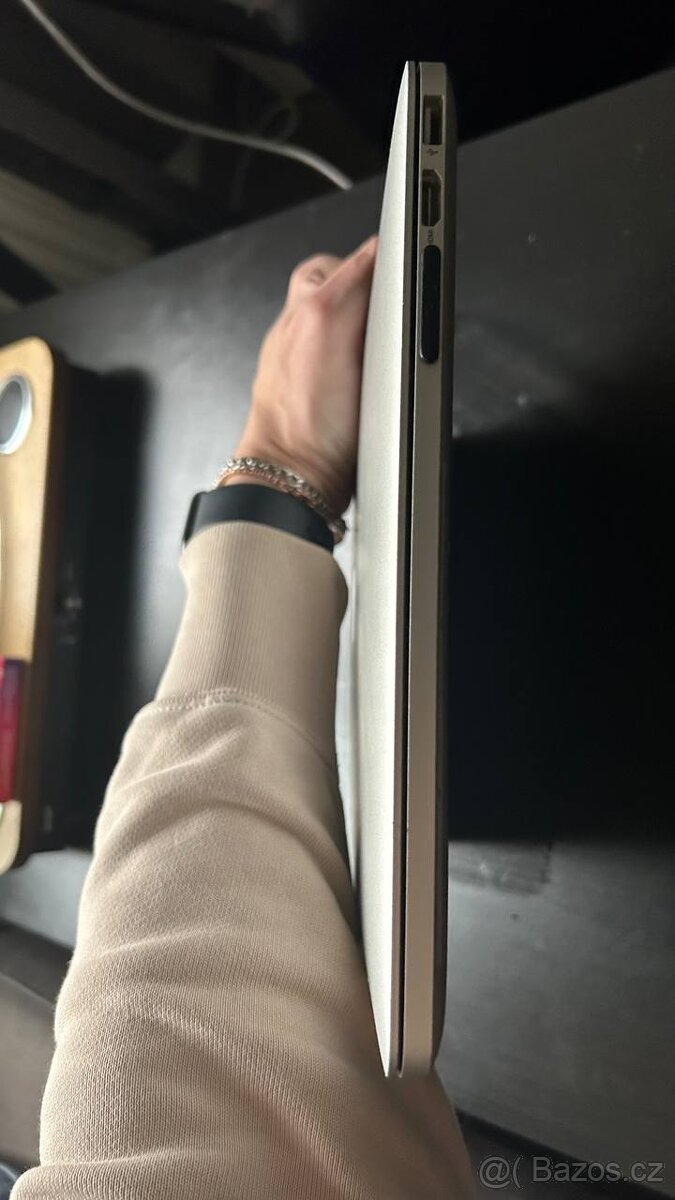 MacBook Pro 15" Retina | i7 2.8GHz | 16GB RAM | 1TB SSD + M - 5