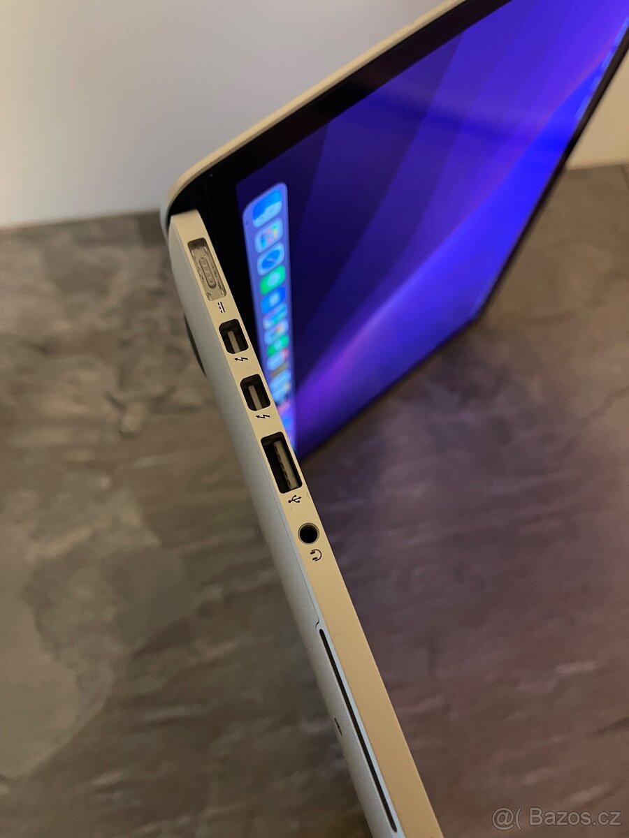 Prodám Apple MacBook Pro 15,stříbrná - 5