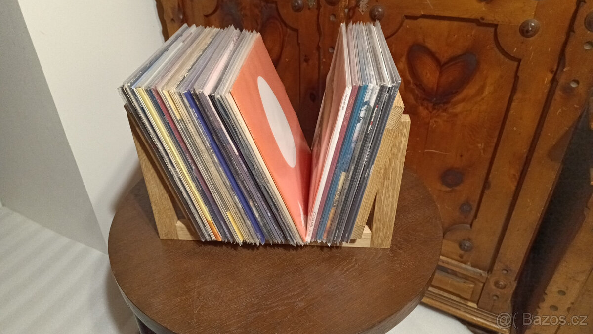 Stojan na gramofonové desky LP - 5