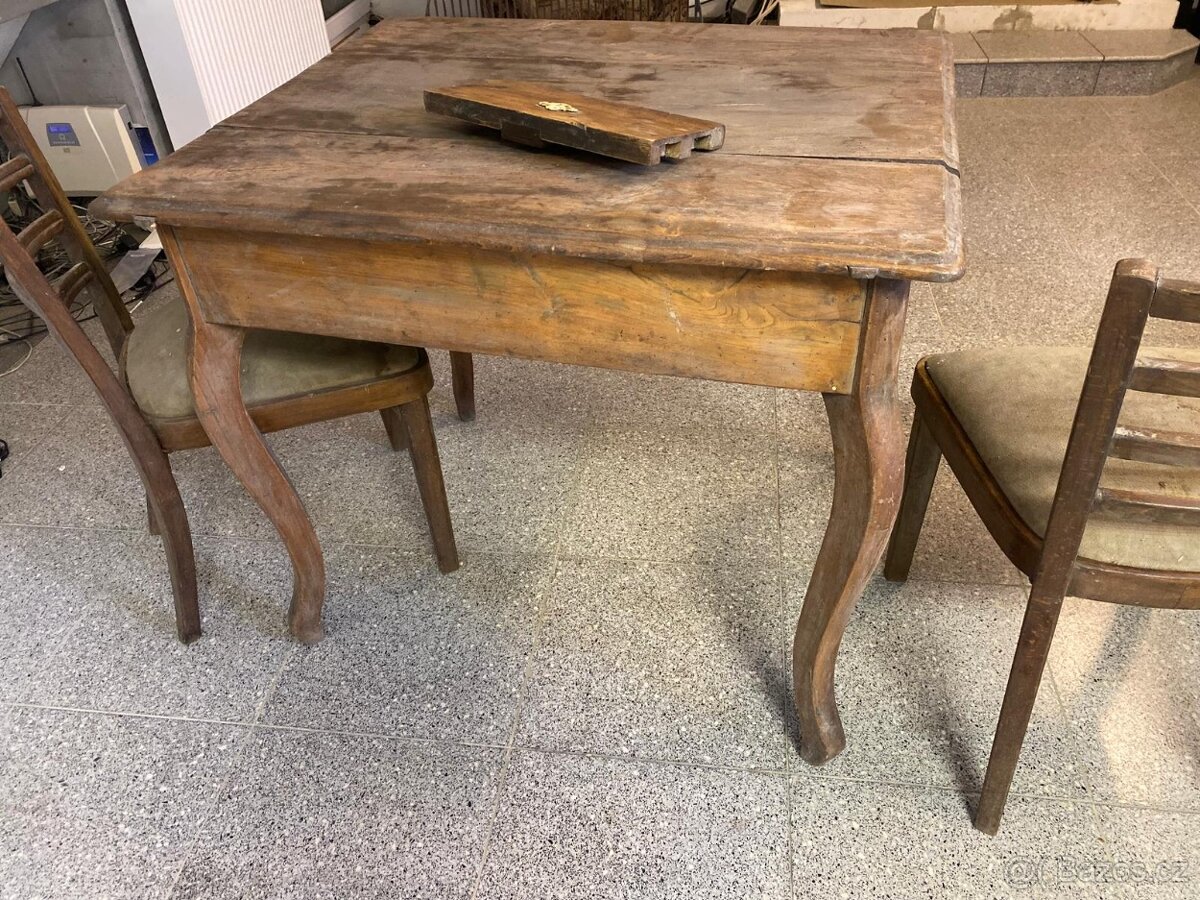 stůl s židlemi - 5