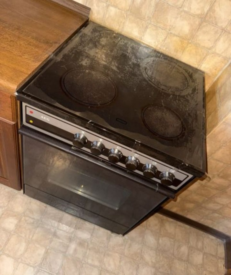 Menší klasická dubová kuchyně,5846 - 5