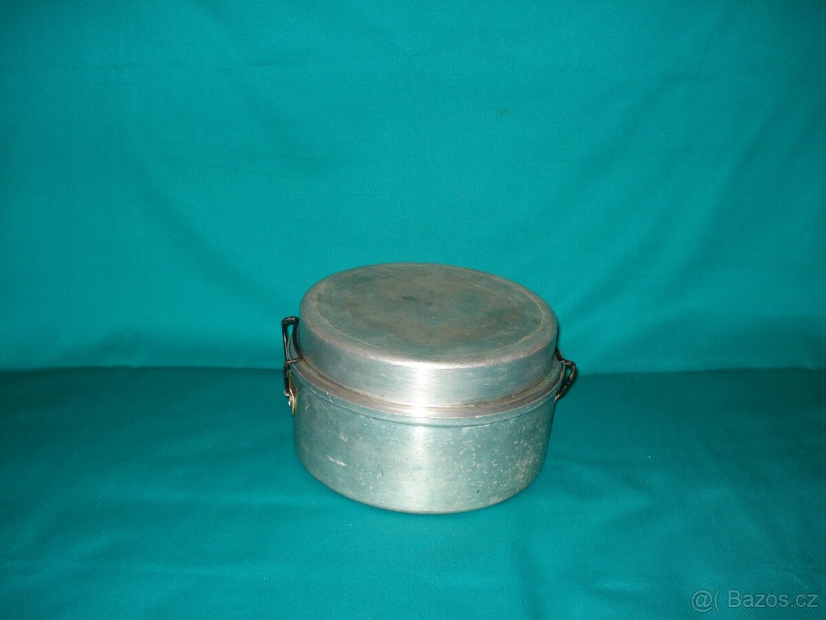 Starší kempingová souprava - 5