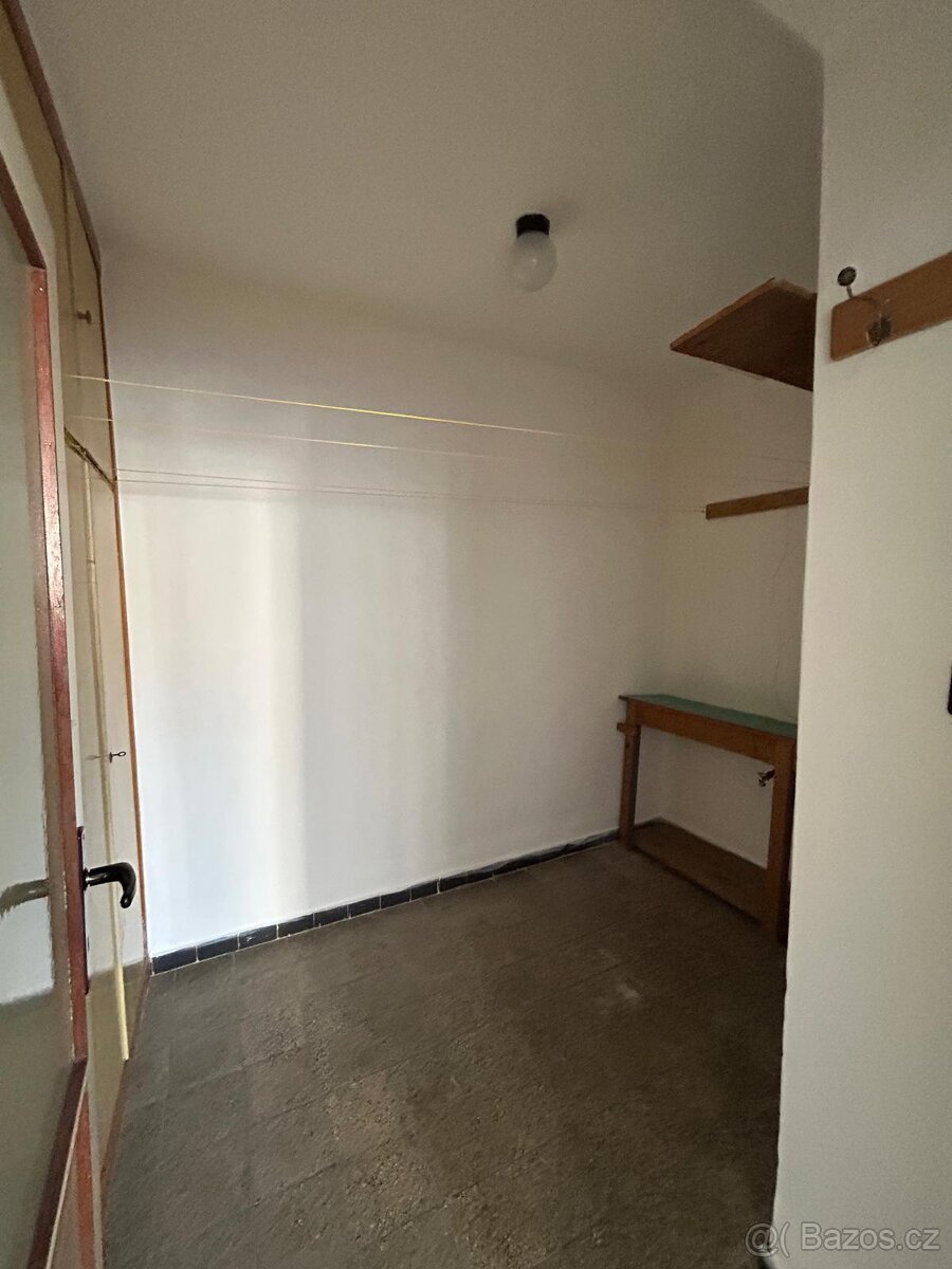 Byt 3+1+technická místnost - 5