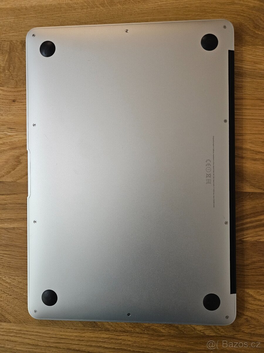 MacBook Air 13'' 2015 / i5 / 4GB / 128GB SSD - 5