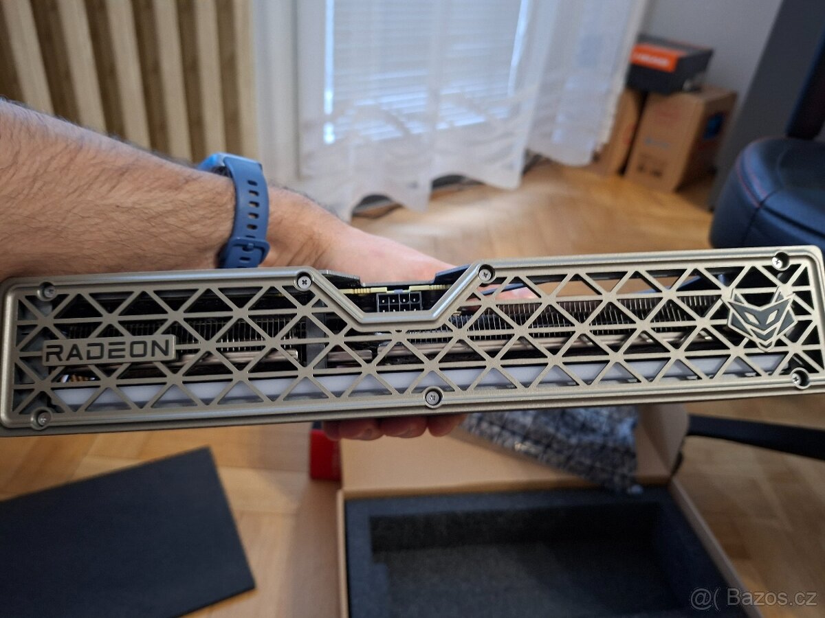 Sapphire Nitro+ RX 9060 XT - 5