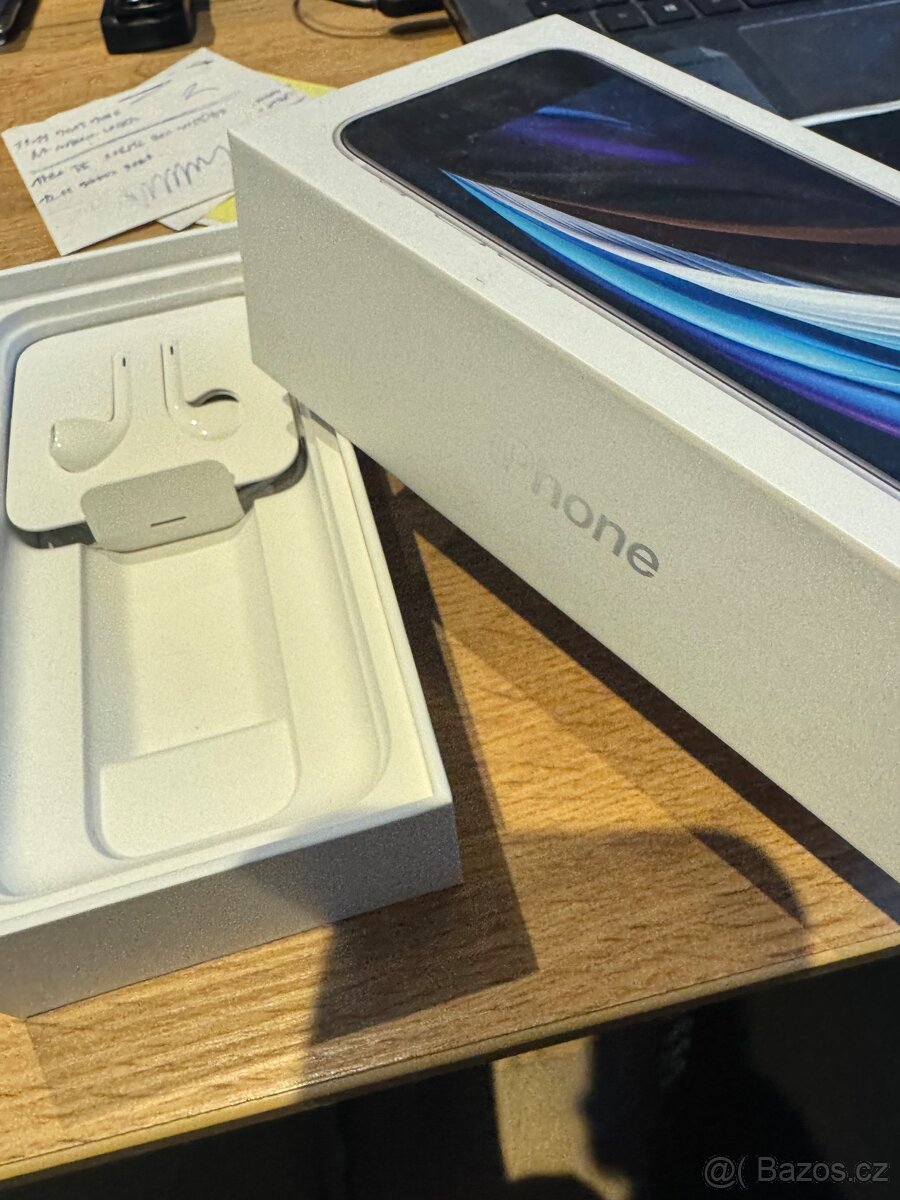 Prodám iPhone 8 64g - 5