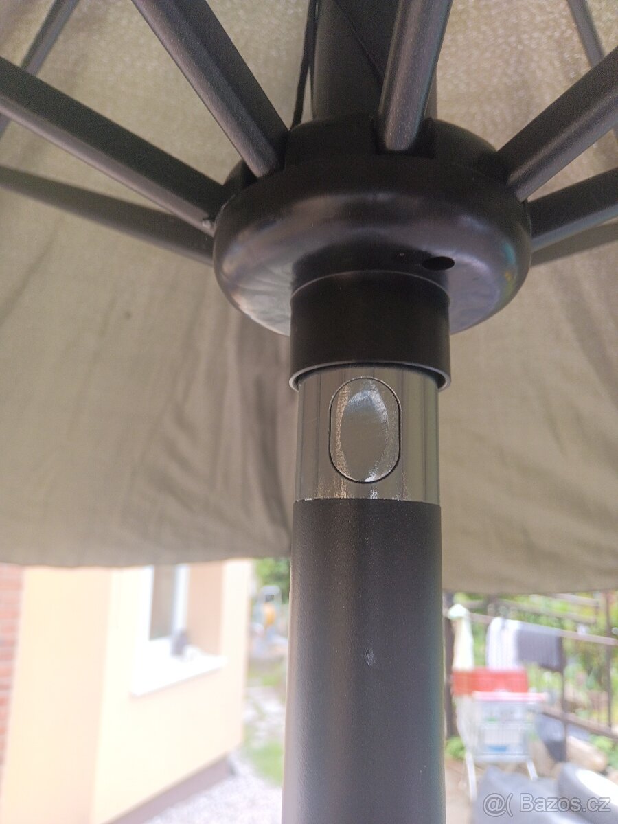 Slunečník se středovou tyčí a naklápěním - 5