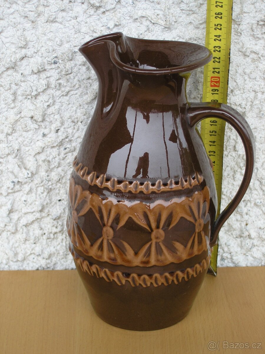 Keramická figurka, hrnky, váza a džbánky - 5