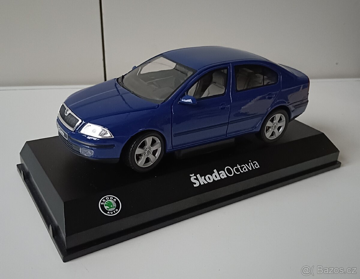 Škoda Octavia modrá 1:24 Abrex - 5
