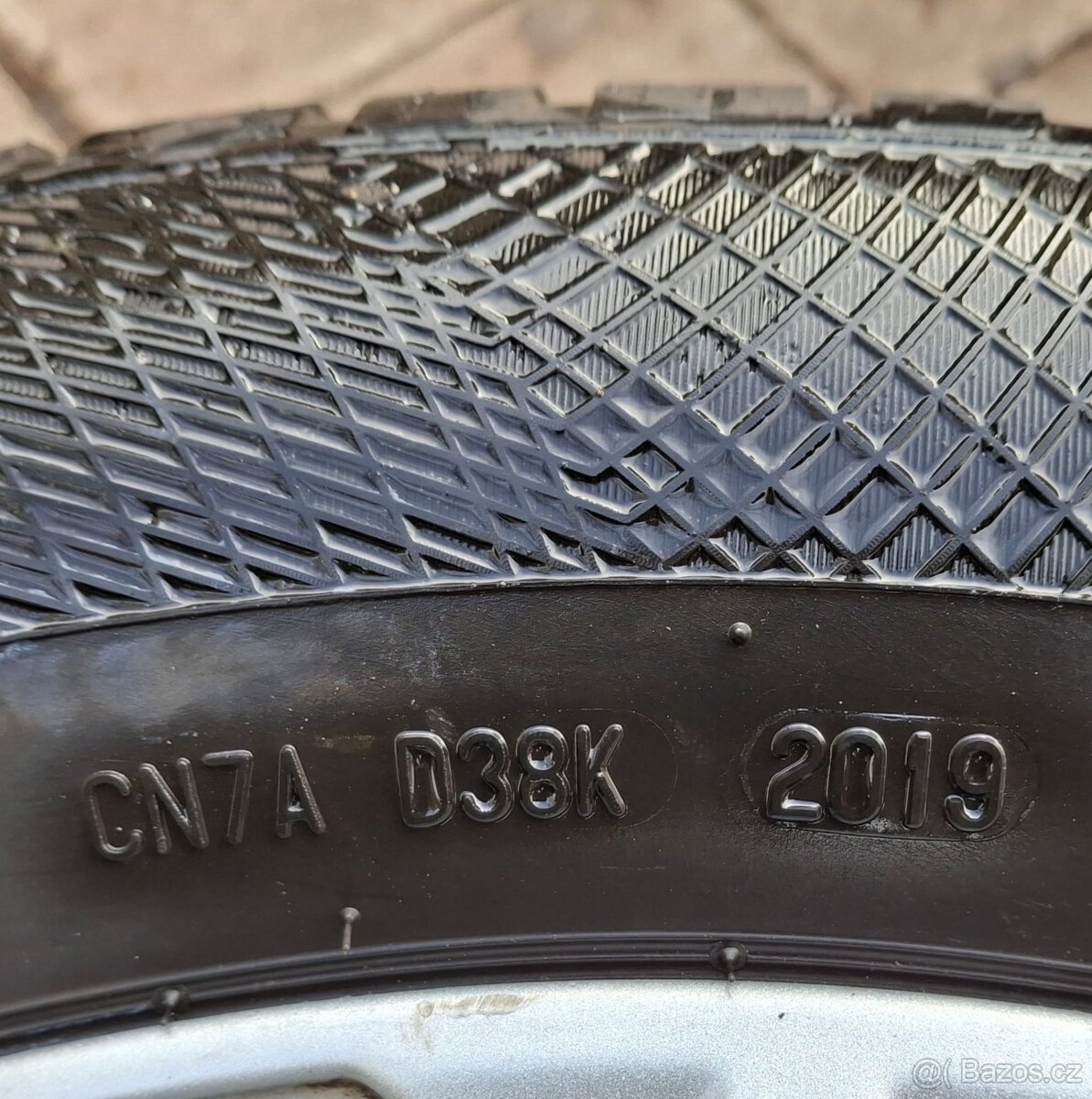 17" Ford Kufa 5x108 7j et 50 zimní sada 235/55r17 - 5