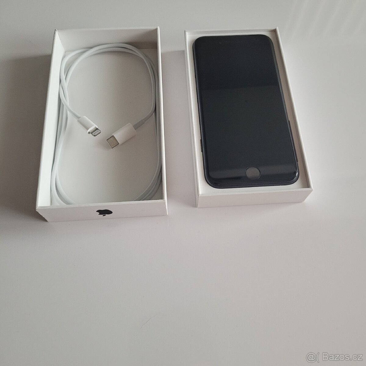 iPhone SE 2020 – 64 GB – Černý – NOVÝ, NEPOUŽÍVANÝ - 5