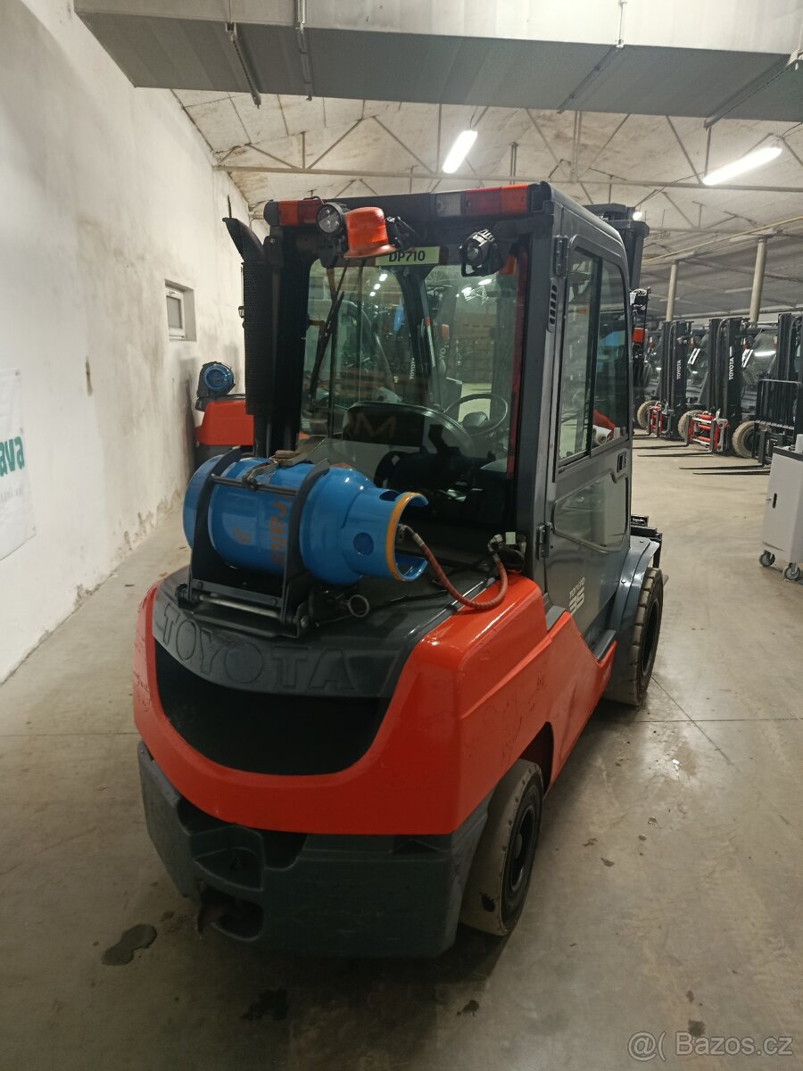 Vysokozdvižný vozík Toyota tonero 35 LPG - 5