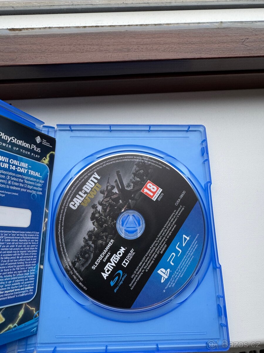 Prodám PS4 1TB - 5
