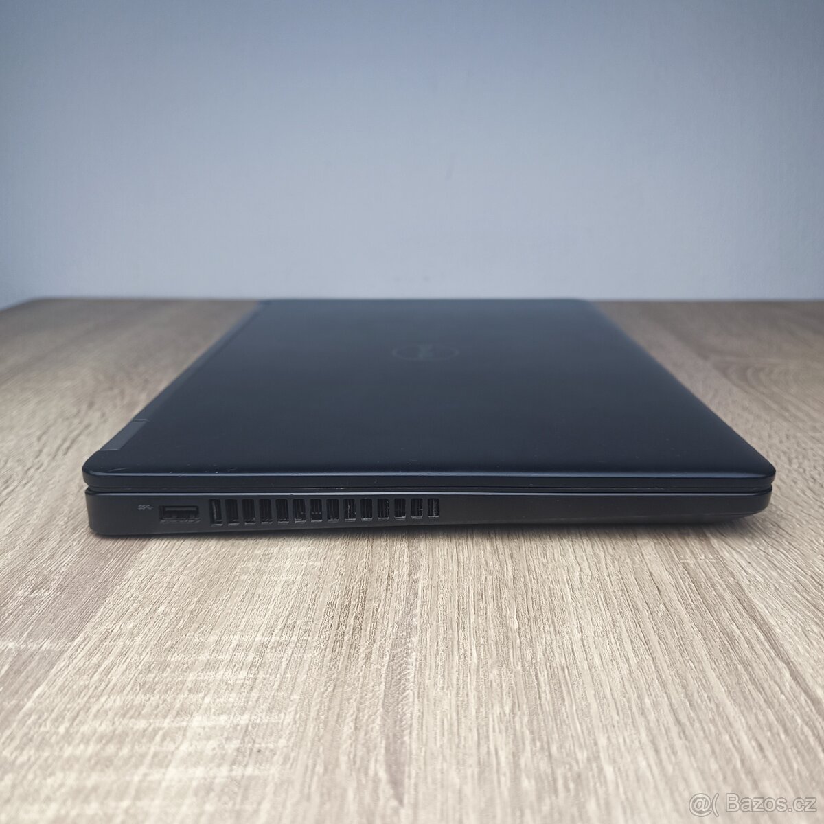 Výkonný Notebook Dell - 5