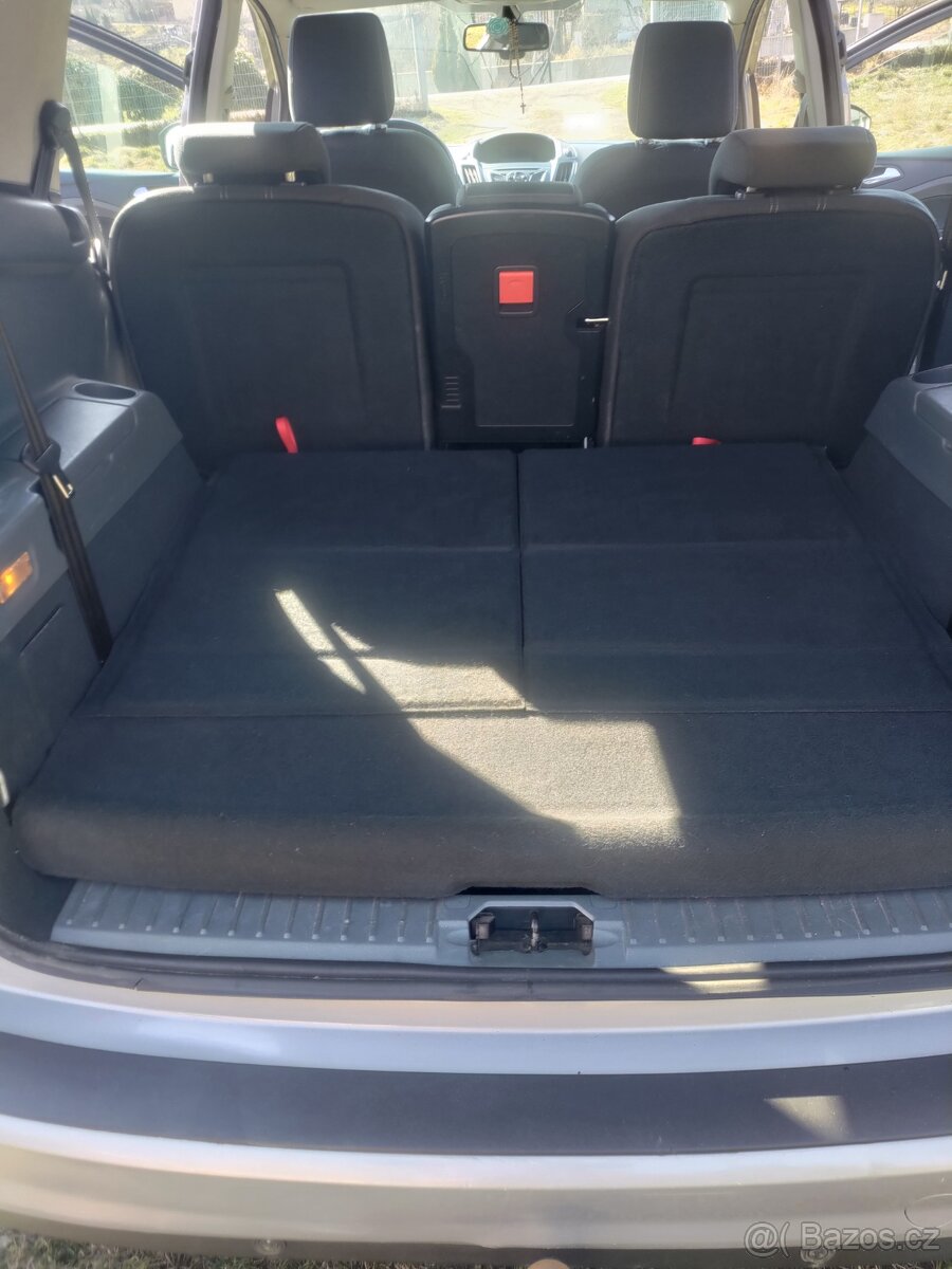 Ford grand c max 7 míst ,nafta - 5