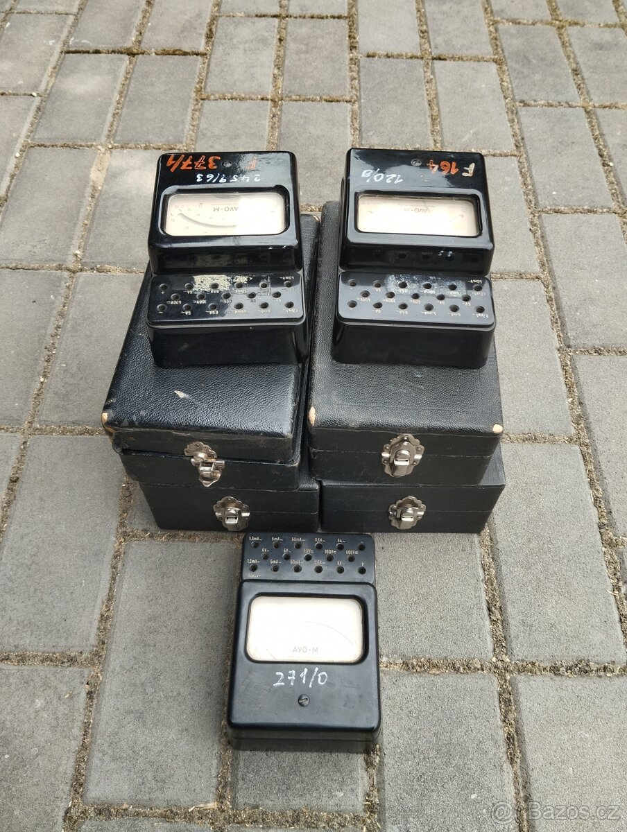 Bakelitové měřící přístroje - 5