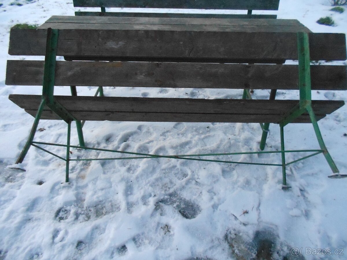 Dvě lavičky a stůl - 5