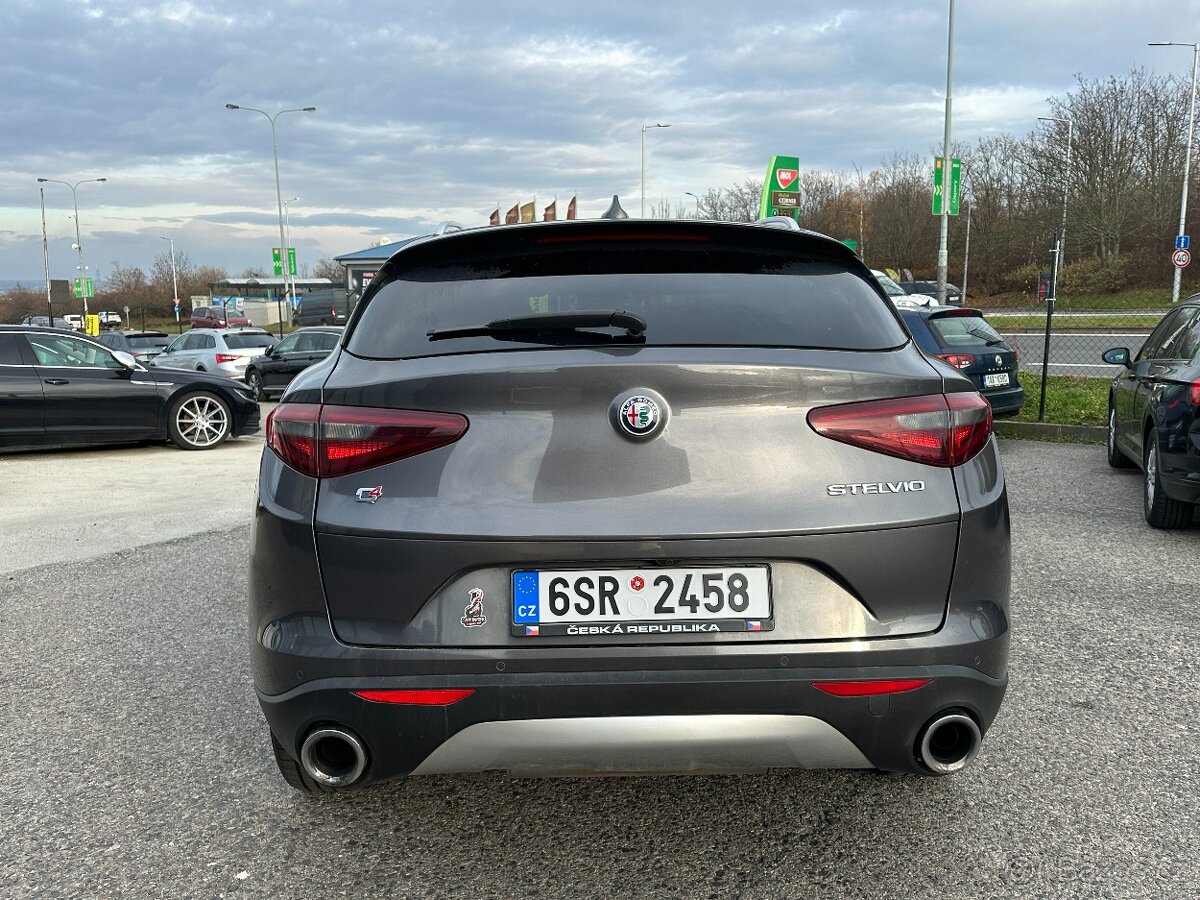 Alfa Romeo Stelvio 2018 - 5