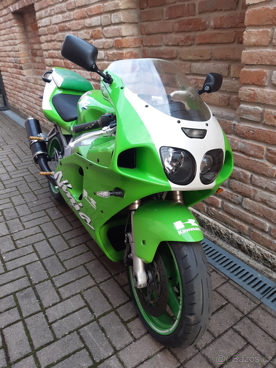 KAWASAKI ZX7R - 5